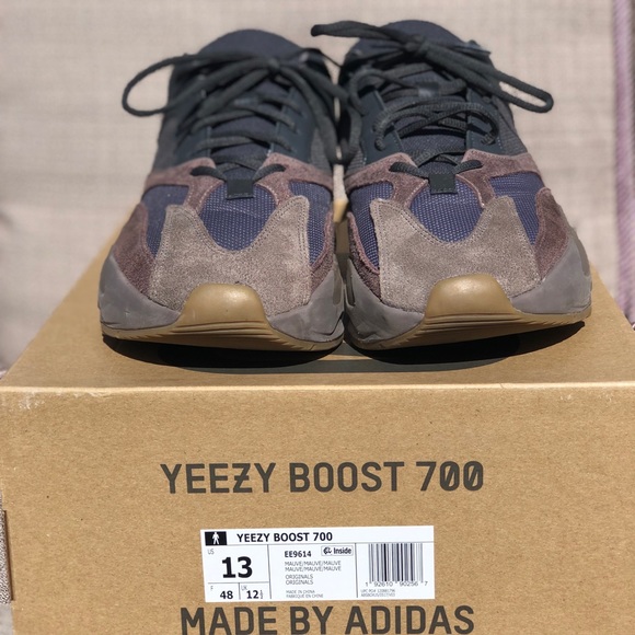 Yeezy 700 MAUVE 💯 - Picture 2 of 6